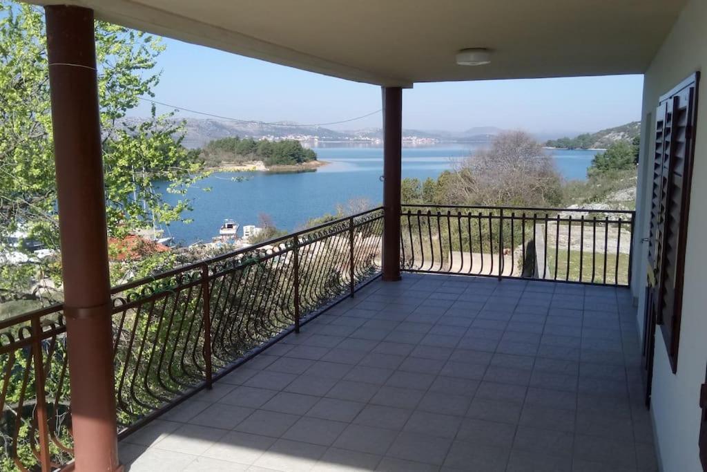 Ferienhaus Am Wasser - Kuca Rio - Iberische Finca In Dalmatien Bilice Exteriör bild