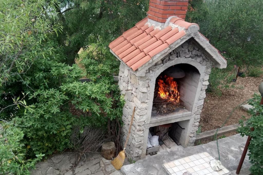 Ferienhaus Am Wasser - Kuca Rio - Iberische Finca In Dalmatien Bilice Exteriör bild